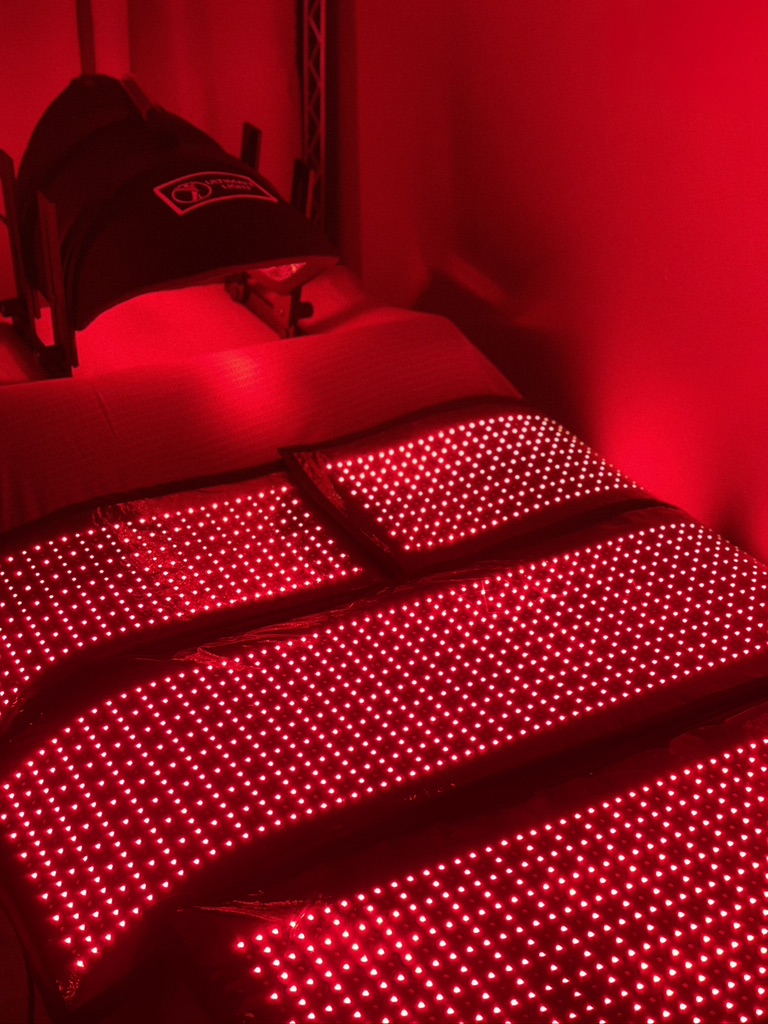 A image of our Lipomelt Red Light Therapy bed